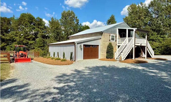 Benson Casa | The Hayloft at Barefoot Farms