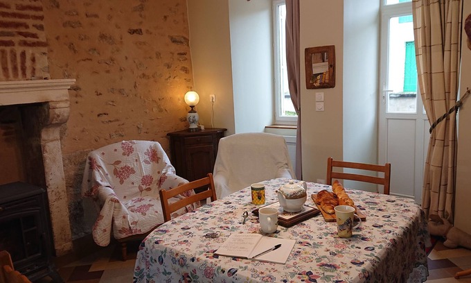 Le Menoux Casa | The Hedgehog Cottage. Charming and Comfortable Cottage.