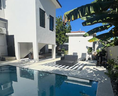 Corrales Casa | The Hibiscus House - King Suite, Terrace, and Pool