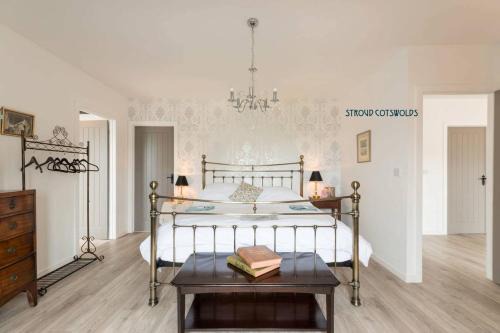 Stroud Casa | The Hidden House