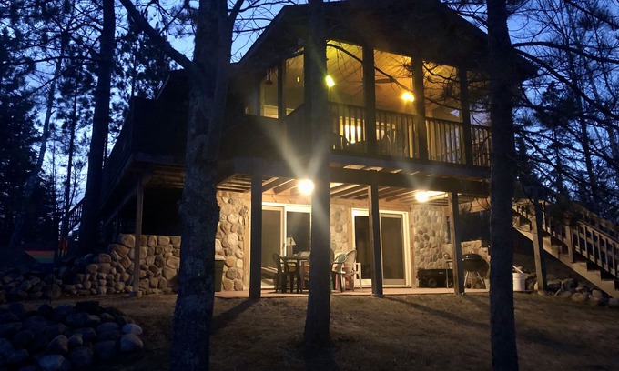 Bigfork Cabina | Retiro privado y privado de cabañas en el lago durante todo el año en 25 acres de bosques del norte de MN