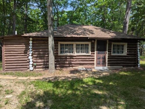 Oscoda Casa | The Hideout - Cute And Quiet Rustic Cabin!