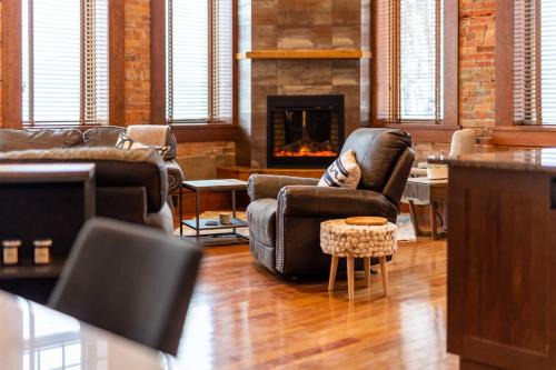 East Kootenay Apartamento | The Historic 901 Condos In the Heart of Fernie