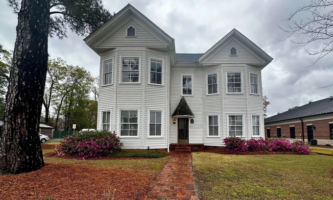 Whiteville Apartamento | The Historic Crutchfield Upstairs Apartment
