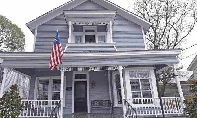 Beauregard Town Historic District Casa | La casa histórica de Rex