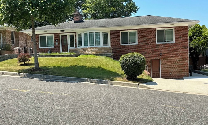 Silver Spring Casa | The Home in Washington DC, with 2 bedrooms, 4 beds, 2 bathrooms & Free parking,