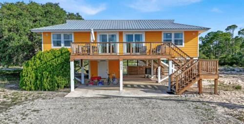 St. George Island Casa | The Honey Hole St George Island Pet Friendly-Heated Private pool West Gulf beaches