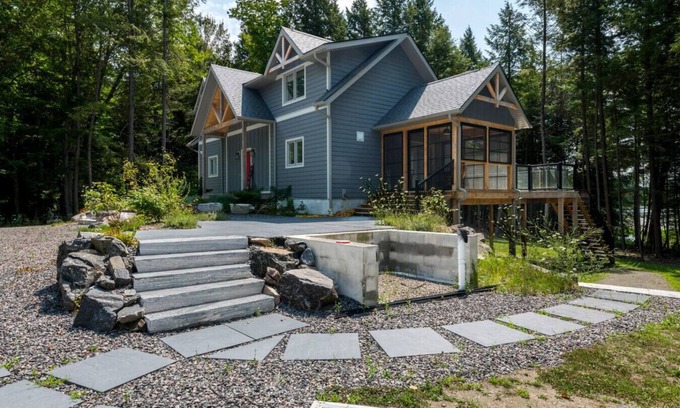 Georgian Bay Apartamento | The Huron Woods Retreat with Sauna & Sports Court