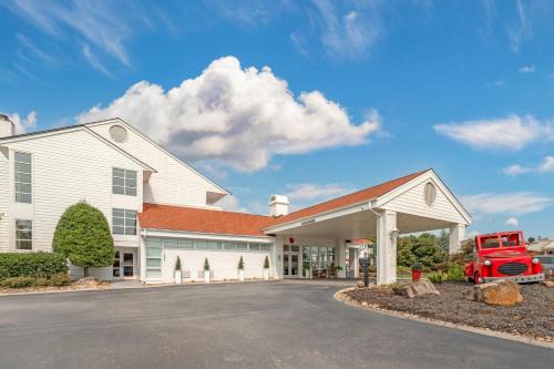Sevierville Hotel | The Inn at Apple Valley, an Ascend Collection Hotel