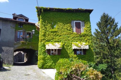 Menaggio Apartamento | The Ivy House in the Castle