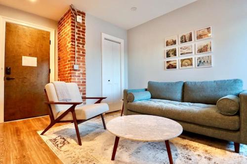 Old Town Alexandria Apartamento | The Jefferson Suite at Prince Street Inn