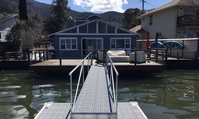 Soda Bay Casa | The Lake Cottage on Soda Bay-Pet Friendly, Private Deck, Dock & Kayaks