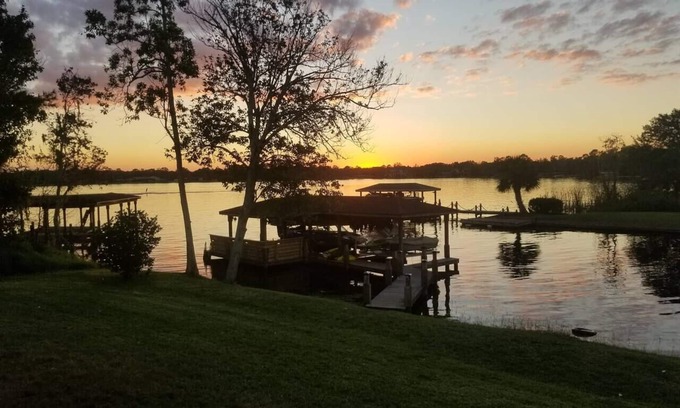 Wekiva Springs Casa | The lakefront Brantley House