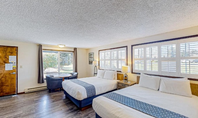 Bandon Casa | The Lamplighter Inn - Crab Shack and Whale Watching
