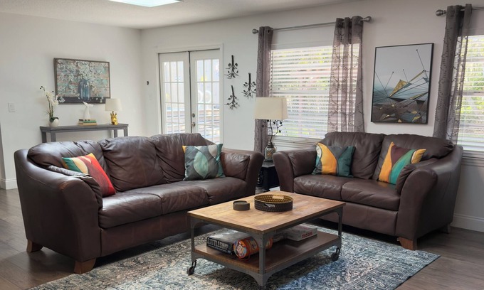 Orlando Casa | The Launch Pad with a pool! King bed and private backyard