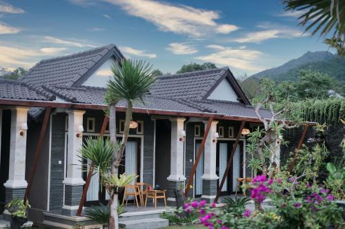 Toya Bungkah Cama Y Desayuno | The Lava Bali Villa and Hot Spring