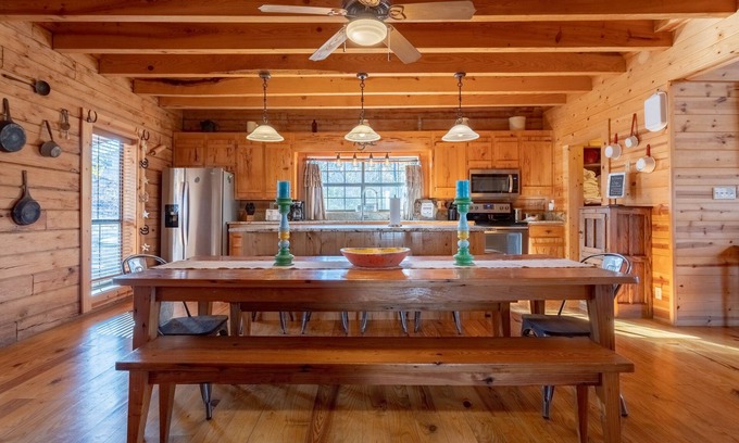 Table Rock Casa | The Lazy K 3 Bedroom Cabin by RedAwning