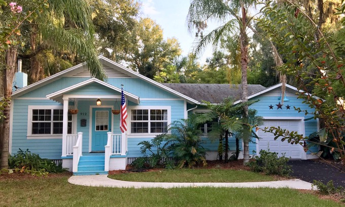 Mount Dora Casa | Blue Bungalow ubicado en el centro, a 5 minutos a pie del centro