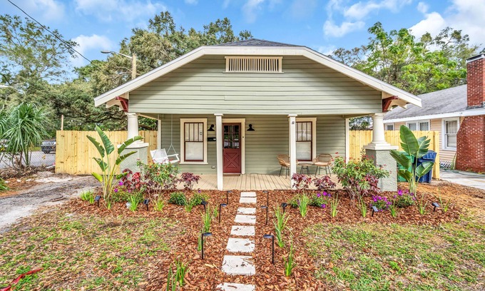 Old Seminole Heights Casa | The Little Green Bungalow!