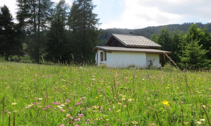 Roubion Casa | la pequeña casa en la pradera