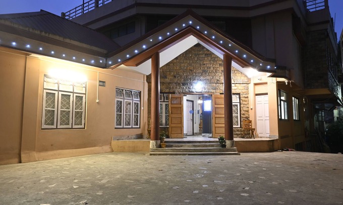 Laitumkhrah Hotel | The Living Roof