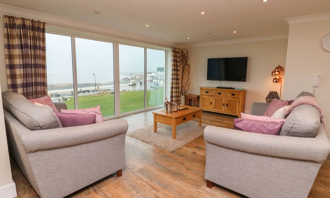 Westleigh Cabaña | THE LOBSTER POT, family friendly in Westward Ho!