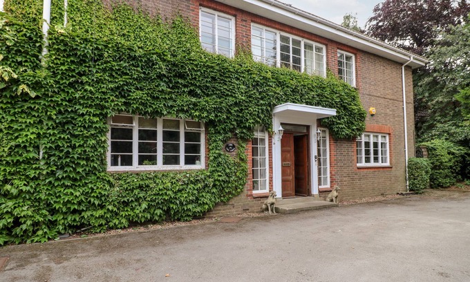 Grantham Casa | THE LODGE, pet friendly, luxury holiday cottage in Grantham