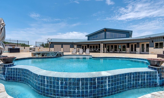 Willow City Casa | The Longhouse | Heated Pool | Hot Tub