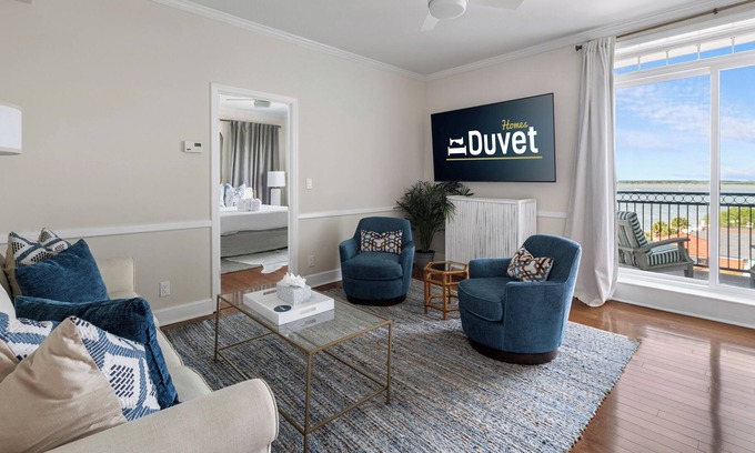 South of Broad Apartamento | The Lookout- 1bd/1ba w. Stunning Water Views!