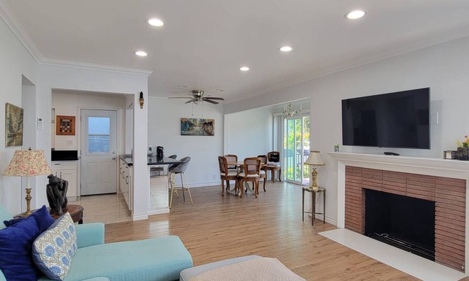 Central San Pedro Casa | The Lotus House – Bright 3BR Oasis w/ Balcony, Garden & Parking