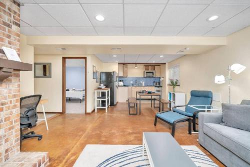 Coyote Gulch Apartamento | The Lux in Lakewood. Minutes from Red Rocks. Hikes
