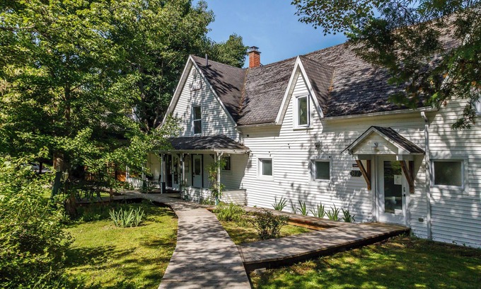North Hatley Chalet De Esquí | The Lynx - Newly renovated cottage in North Hatley