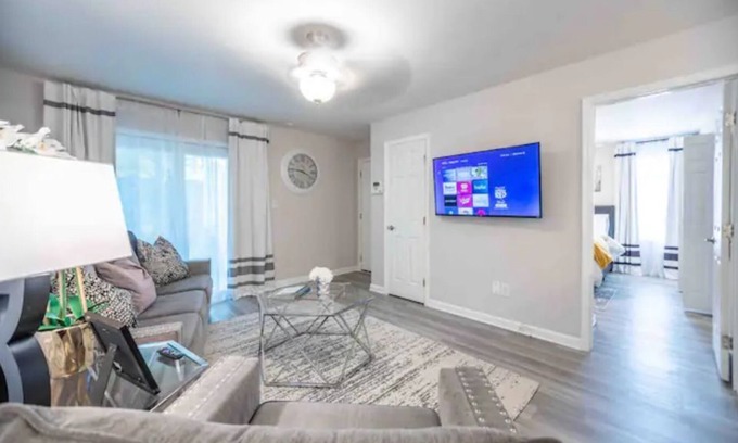 Gracewood Casa | "The Magnolia" 2 QN BD/2BA/2Workstations/Fast WiFi