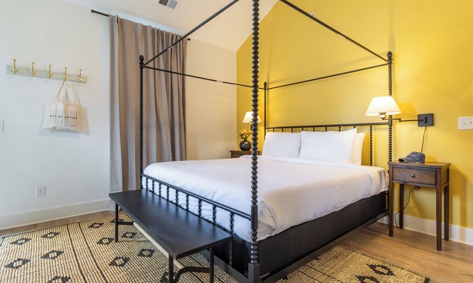 Germantown Casa | The Magnolia by AvantStay | 2 Spaces, Sleeps 24