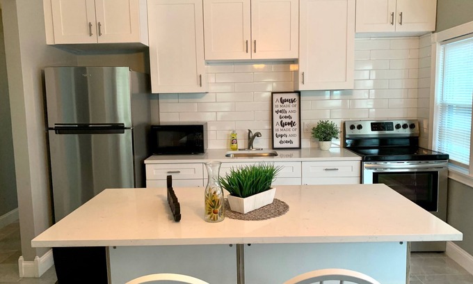 Niagara Falls Casa | The Maid of the Mist Villa-Yard &Parking