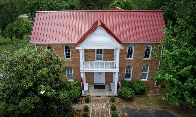 Altamont Casa | The Manor 1885