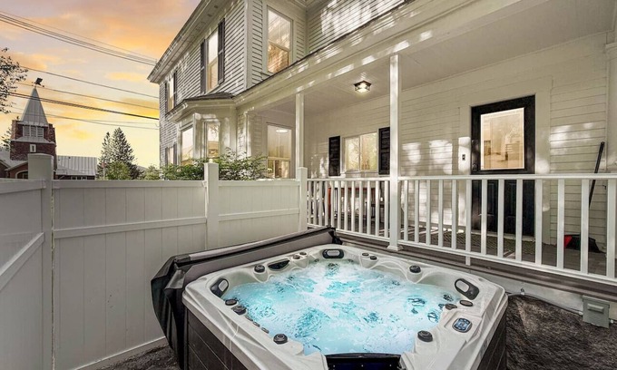 Conway Casa | The Manor on Main | Hot Tub, Pond Access, 5 Bedrms