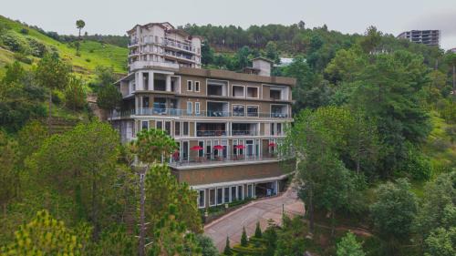 Shimla Hotel | The Manor Sports and Wellness Hotel