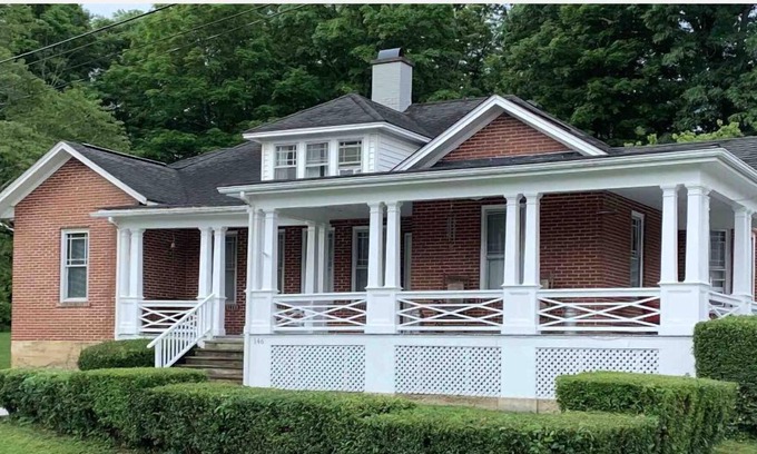White Sulphur Springs Casa | El Manse al lado de The Greenbrier