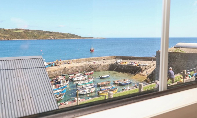 Coverack Cabaña | THE MARINERS, family friendly, country holiday cottage in Coverack