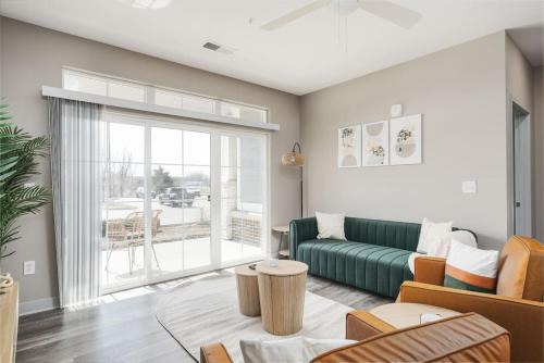 Whitestown Apartamento | The Maureen Whitestown