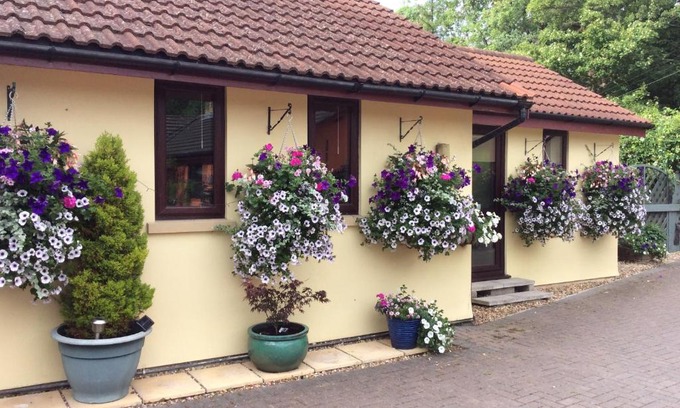 Cheddar Apartamento | The Mendip is on cheddar bridge Apartments