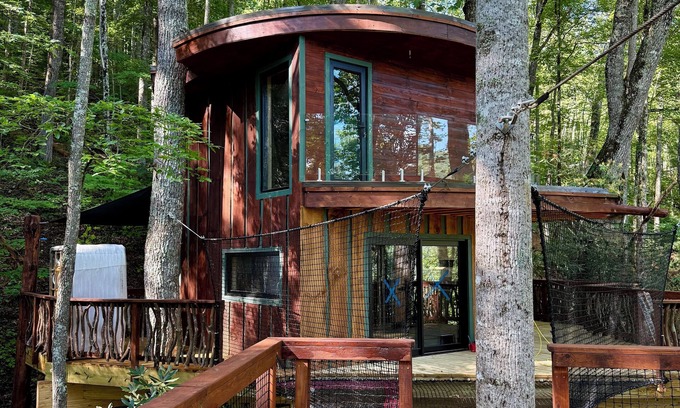 Sugarfork Cabina | The Mēos Treehouse, The Mēos - by Highlands Treehouse Retreat