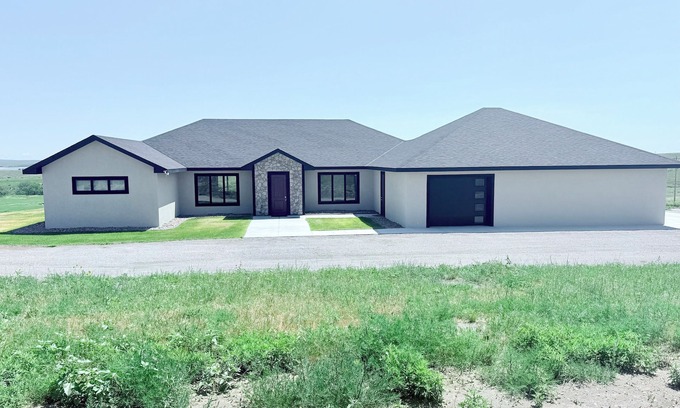 Bouvet Island Casa | The MERCY HOUSE-Lovely 5-bedroom house on Lake McConaughy & Bayside Golf Course