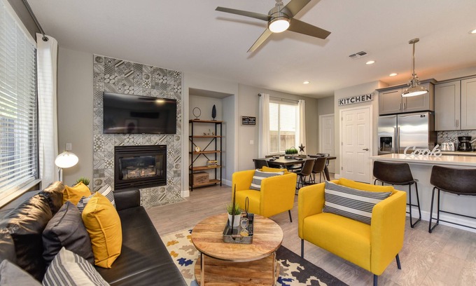 North Natomas Casa | The MILANO House Next To Downtown Sleep Train Arena Airport Grill Golden One