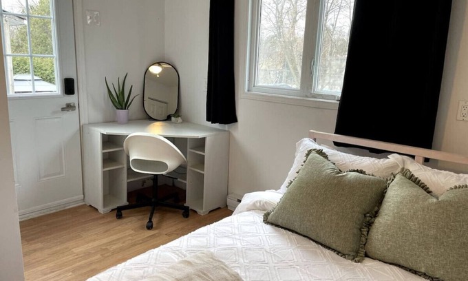 Hull Apartamento | The Mini Apartment on Richer