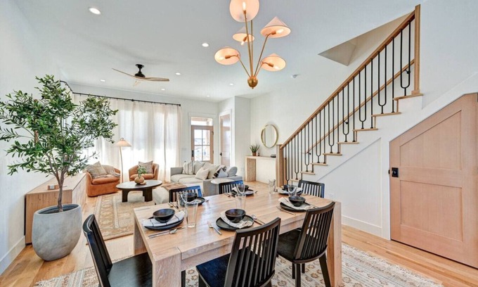 Buena Vista Casa | The Modern Downtown Getaway STR-291