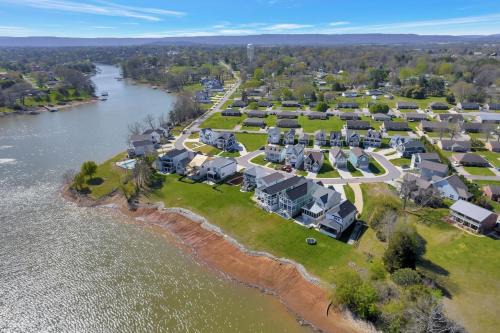 Winchester Casa | The Modern Mainstay at Barefoot Bay