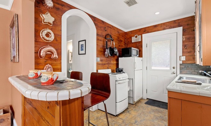 Canyon Lake Cabaña | El Cottage Montview con Jacuzzi privado y cama de matrimonio