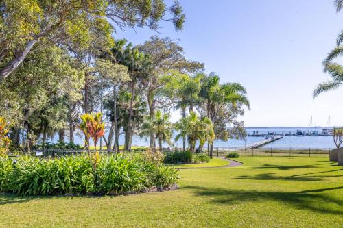 Soldiers Point Casa | The Moorings 22, 4 Cromarty Rd - stunning townhouse with water views